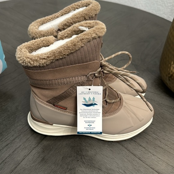 BareTraps Waterproof Cold Weather Boot - Picture 6 of 9